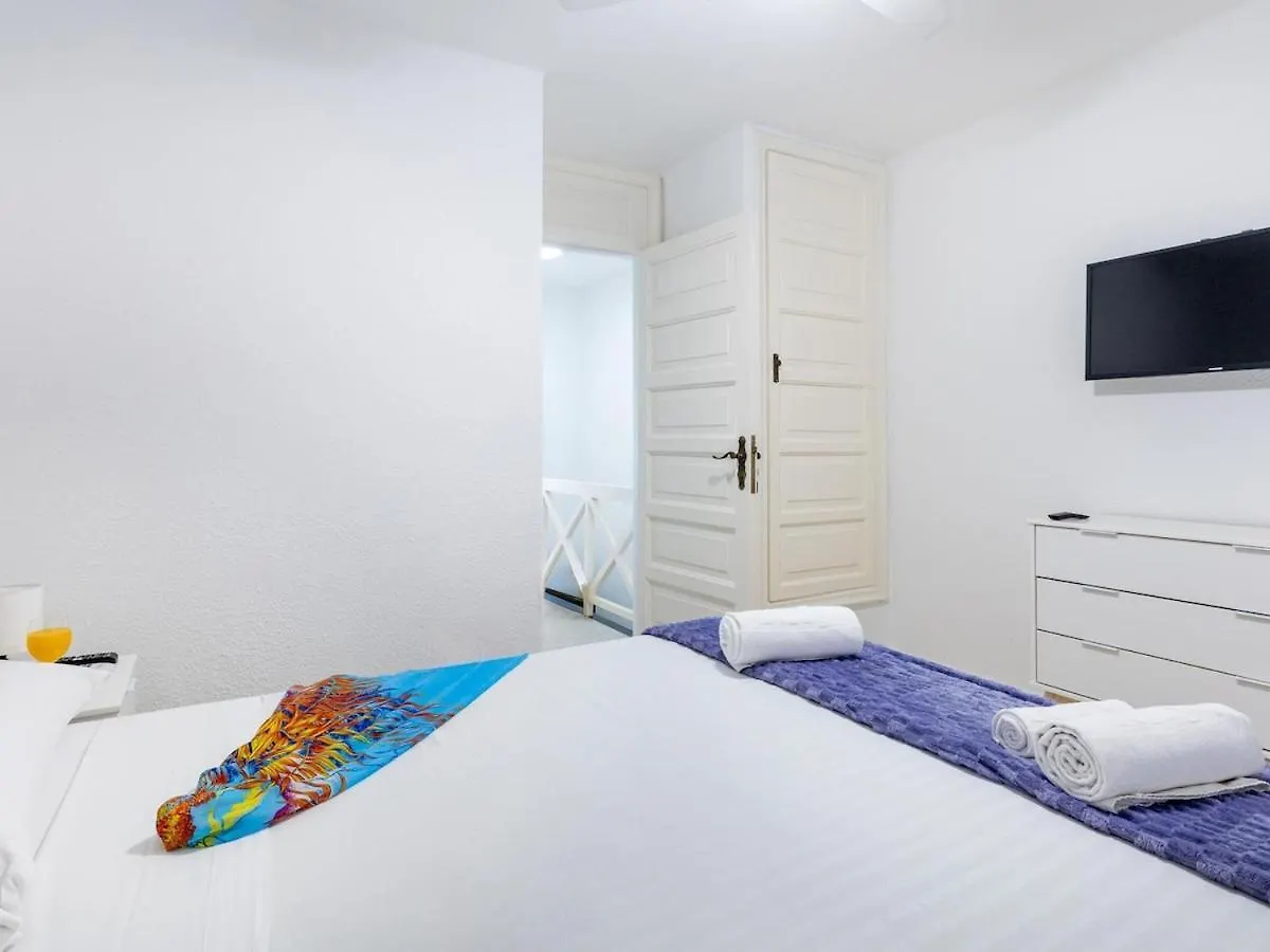 196 Parque Santiago 2, Big Terrace, Pool Side Apartment Playa de las Americas  Spain