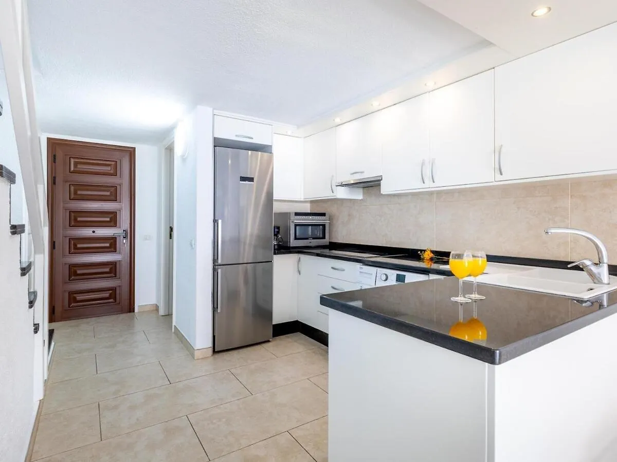 196 Parque Santiago 2, Big Terrace, Pool Side Apartment Playa de las Americas